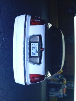 Limusina Lincoln Town Car 1/18 Sun Star Blanca