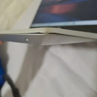 HP Pavilion golpeado con pantalla rota