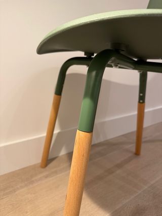 4 Sillas Nuevas Plástico y Madera/Metal