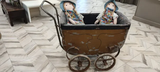 Cochecito antiguo de madera para 2 niños