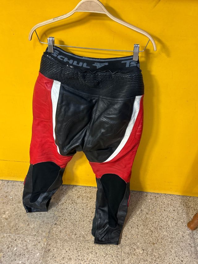 Conjunto Moto Piel Hombre Negro/Rojo