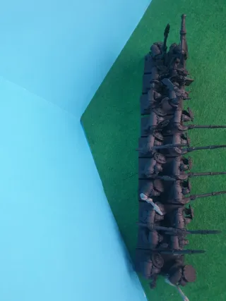 Warhammer Orcs con lance e gruppo di comando