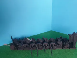 Warhammer Orcs con lance e gruppo di comando