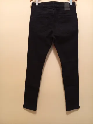 Vaqueros negros hombre