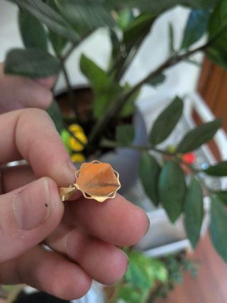 Medalla Virgen Niña Oro