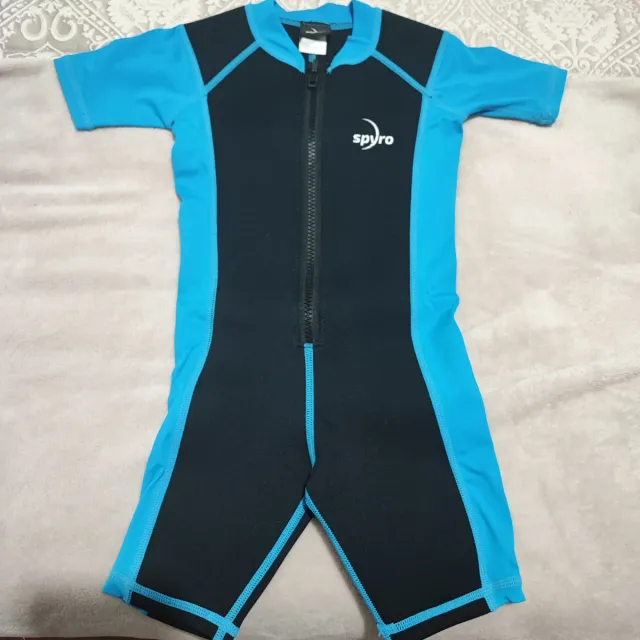 Neopreno infantil Spyro azul y negro. Talla 2-4