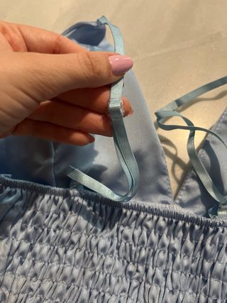 Conjunto celeste satinado dos piezas