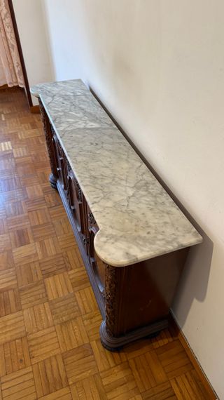 APARADOR antiguo madera tallada y mármol (vintage)