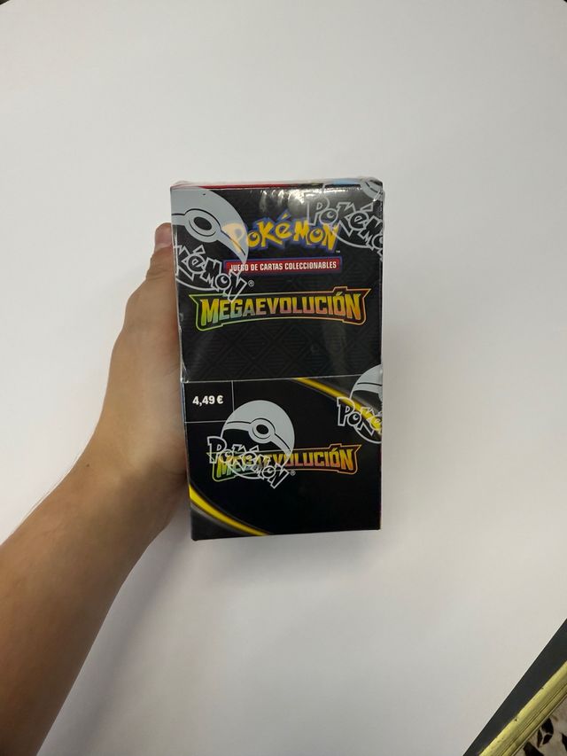 Caja Pokémon Megaevolución