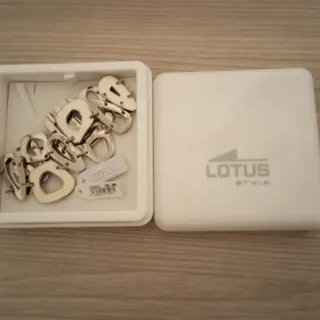 Pulsera Lotus Style Plata, por estrenar, con caja.