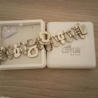 Pulsera Lotus Style Plata, por estrenar, con caja.