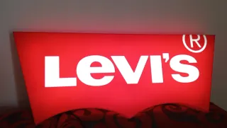 Cartel Luminoso Levis