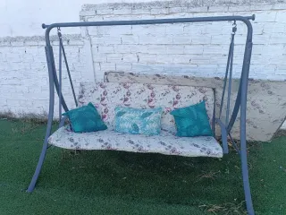 Columpio de jardín gris y verde