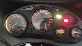 Suzuki GSX 750 F Negra