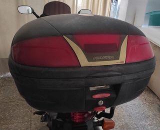 Suzuki GSX 750 F Negra