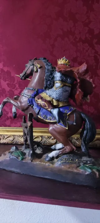 Figura Rey Arturo a Caballo