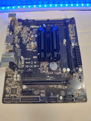 Placa base Asrock Q1900M SoC DDR3 mATX