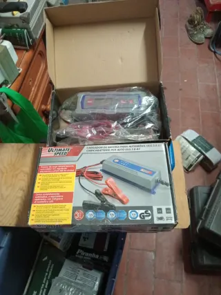 Cargador Batería Coche Ultimate Speed ULG 3.8 A1