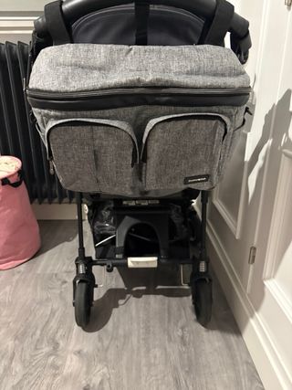 Bolso organizador para carrito de bebé gris
