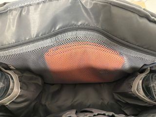 Bolso organizador para carrito de bebé gris
