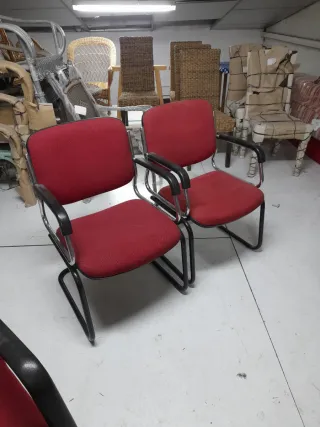 Poltrone da ufficio rosse e nere