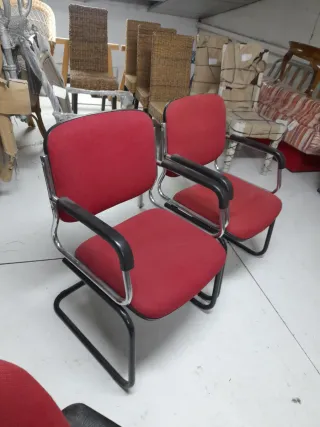 Poltrone da ufficio rosse e nere