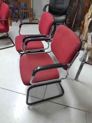 Poltrone da ufficio rosse e nere