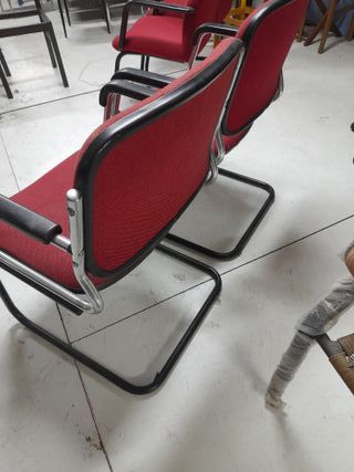 Poltrone da ufficio rosse e nere