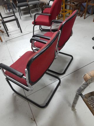 Poltrone da ufficio rosse e nere