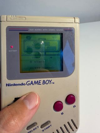 Game Boy perfecta con Mario y pokemon plata