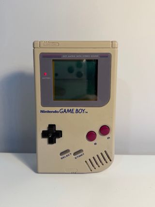 Game Boy perfecta con Mario y pokemon plata