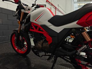 UM XTREET 125 2020 - 2500 km