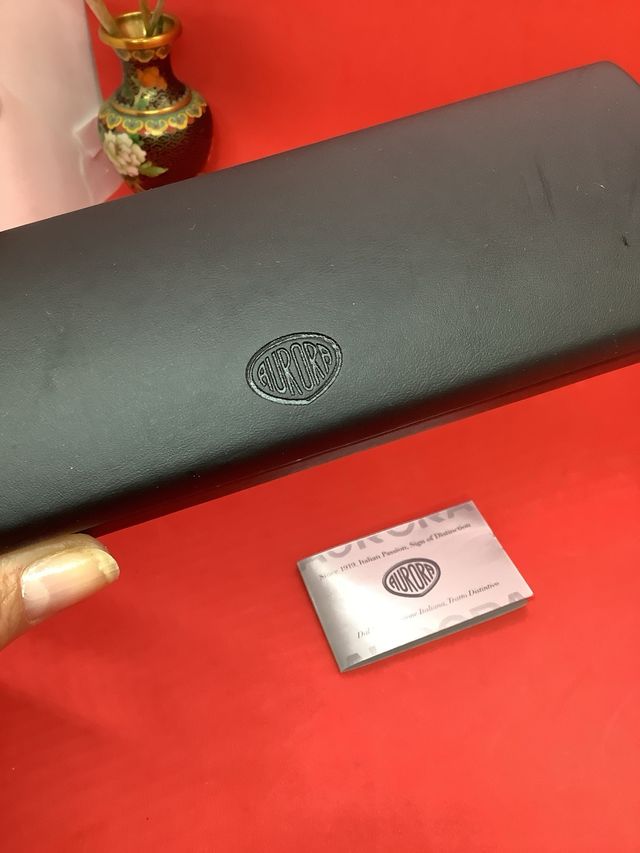 Aurora penna a sfera bianca cromata