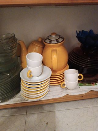 Lote de cocina: vajilla, tazas y más