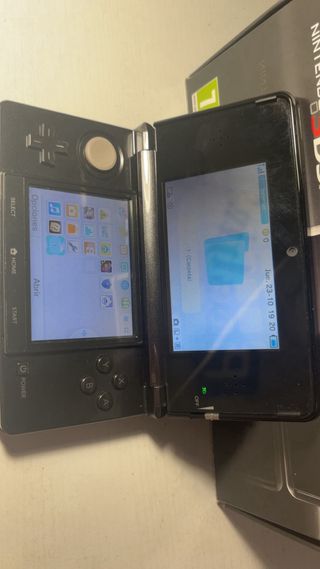 Nintendo 3DS Negra con Caja