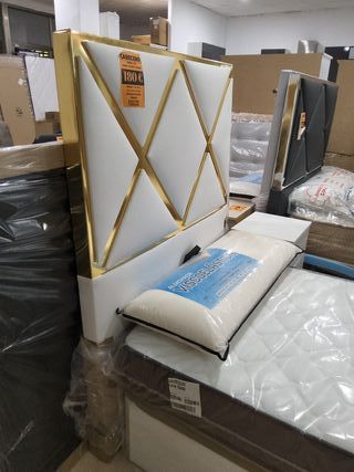 Cabecero Fez Polipiel Blanco y Dorado