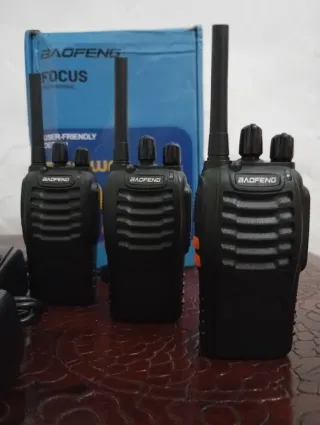 3 RADIOS WALKIE TALKIE NEGRA