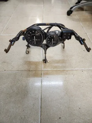Araña y marcador yamaha TZR 2000