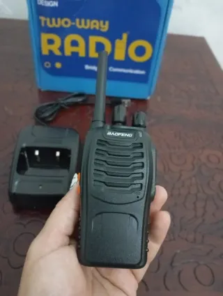 4 RADIOS WALKIE TALKIE NEGRA
