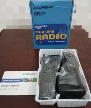 4 RADIOS WALKIE TALKIE NEGRA