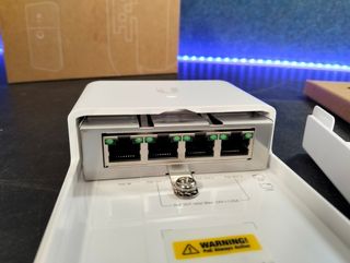 Ubiquiti NanoSwitch N-SW 4 Puertos PoE