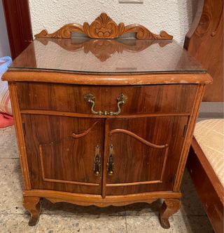 Dormitorio antiguo de madera