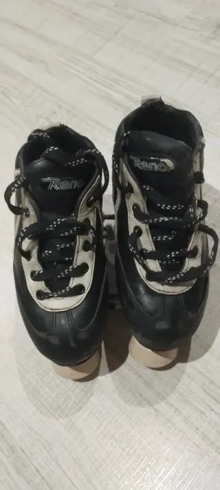 Botas de hockey patines Reno. 