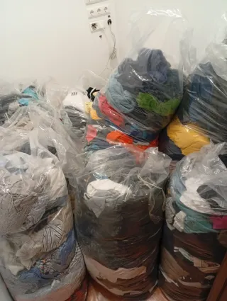 Ropa Vintage de Marca Premium al Mayor 5€/Kg