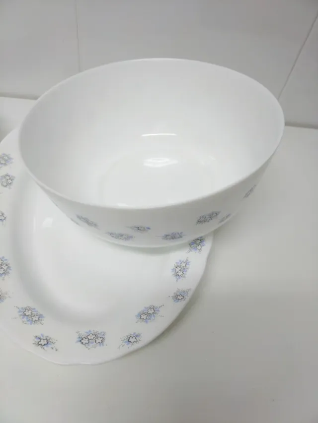 4 set di fontane in porcellana con fiori blu