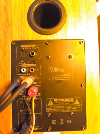 Altavoces Wilbo Madera y Negro
