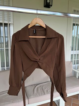 Blusa marrón chocolate lazo en espalda
