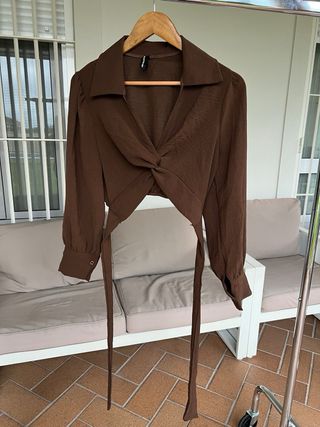 Blusa marrón chocolate lazo en espalda
