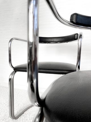 SILLAS CANTILEVER DOBRE ESTRUCTURA TUBULAR. 70s