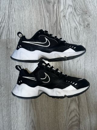 Zapatillas Nike Deportivas Negras y Blancas